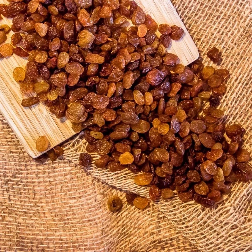 کشمش پلویی تیزابی تمیز خشک شده طبیعی